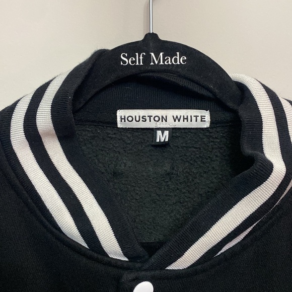 Jacket 🧥 - Picture 4 of 11